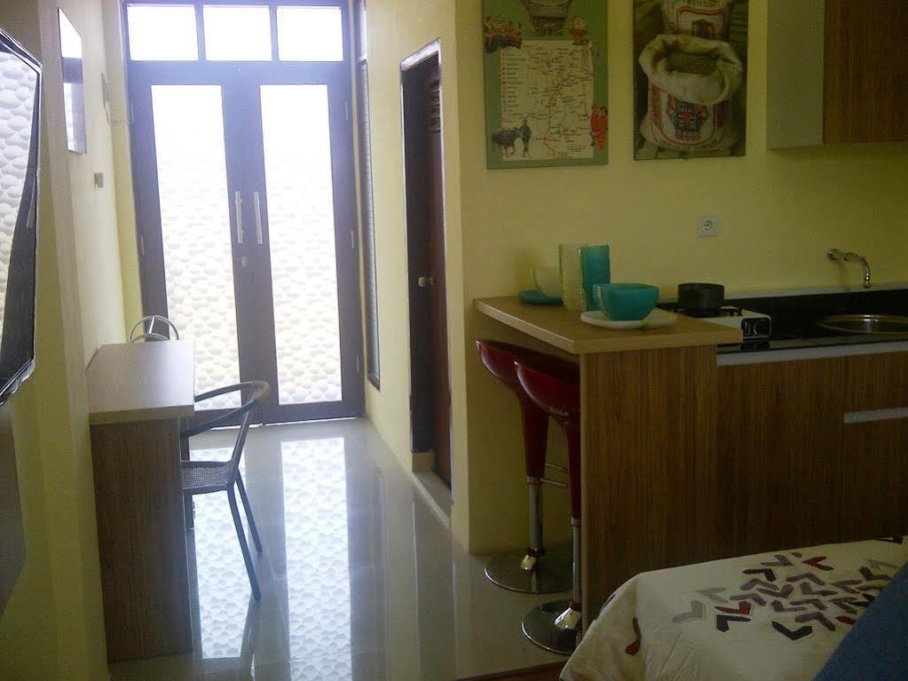Makassar Breeze Place Residence Exterior photo